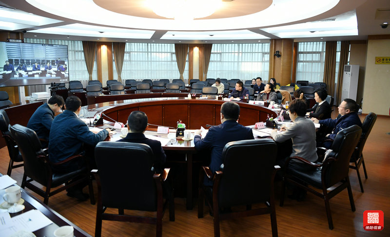 2021年1月6日，元方主持召開中國重汽綿陽生產(chǎn)基地擴能上量第三次聯(lián)席會議  張莉 攝.jpg