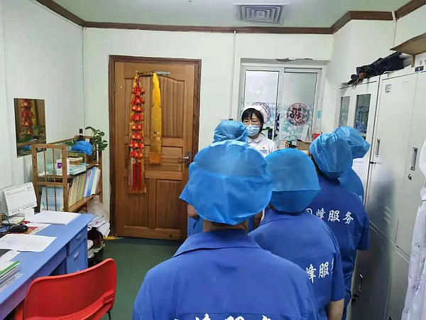 對保潔、護工、陪護等人員進行新冠疫情防控知識培訓 (1).jpg