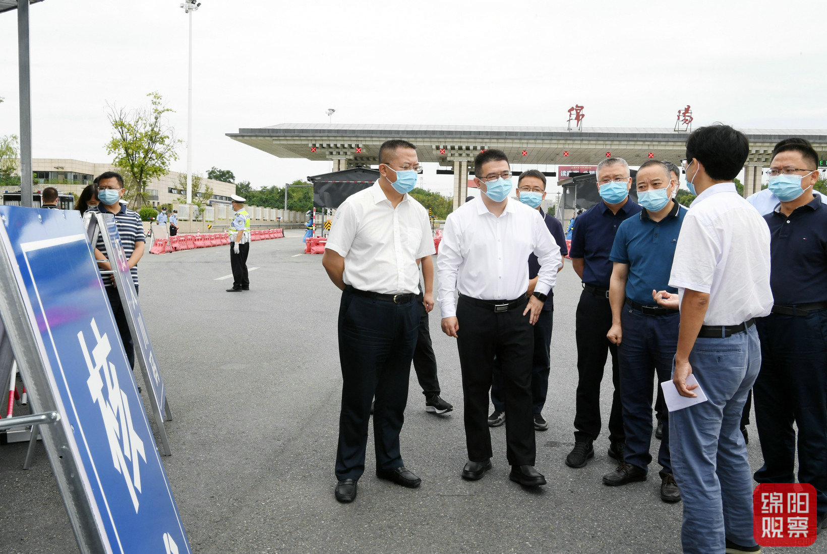 2022年9月4日，李云督導高速公路口疫情防控8  張莉 攝.jpg